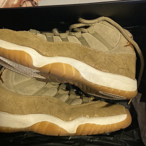 JORDAN 11s RETRO - Picture 3 of 5